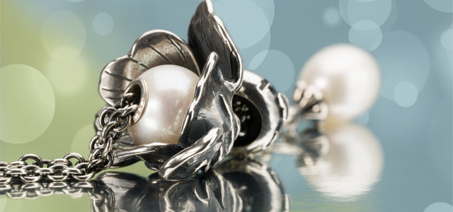 Necklaces & Pendants
