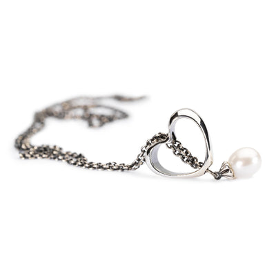 Fantasy Necklace With White Pearl